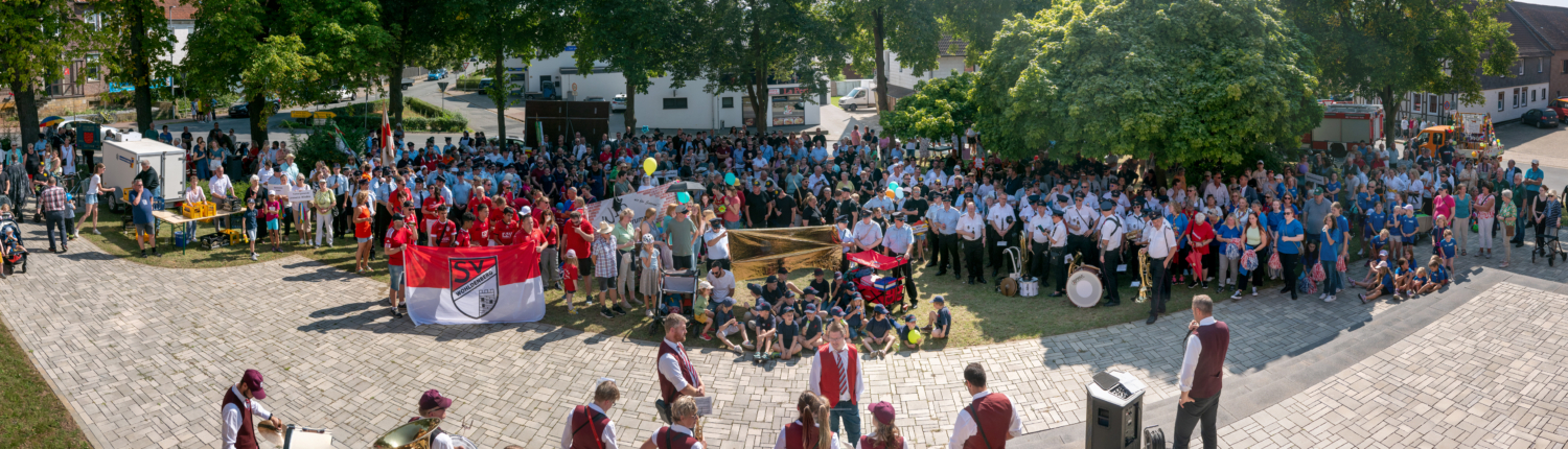 Festumzug am Rathaus